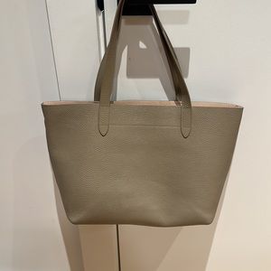 Cuyana small classic tote in Stone/Blush — Pebbled Leather